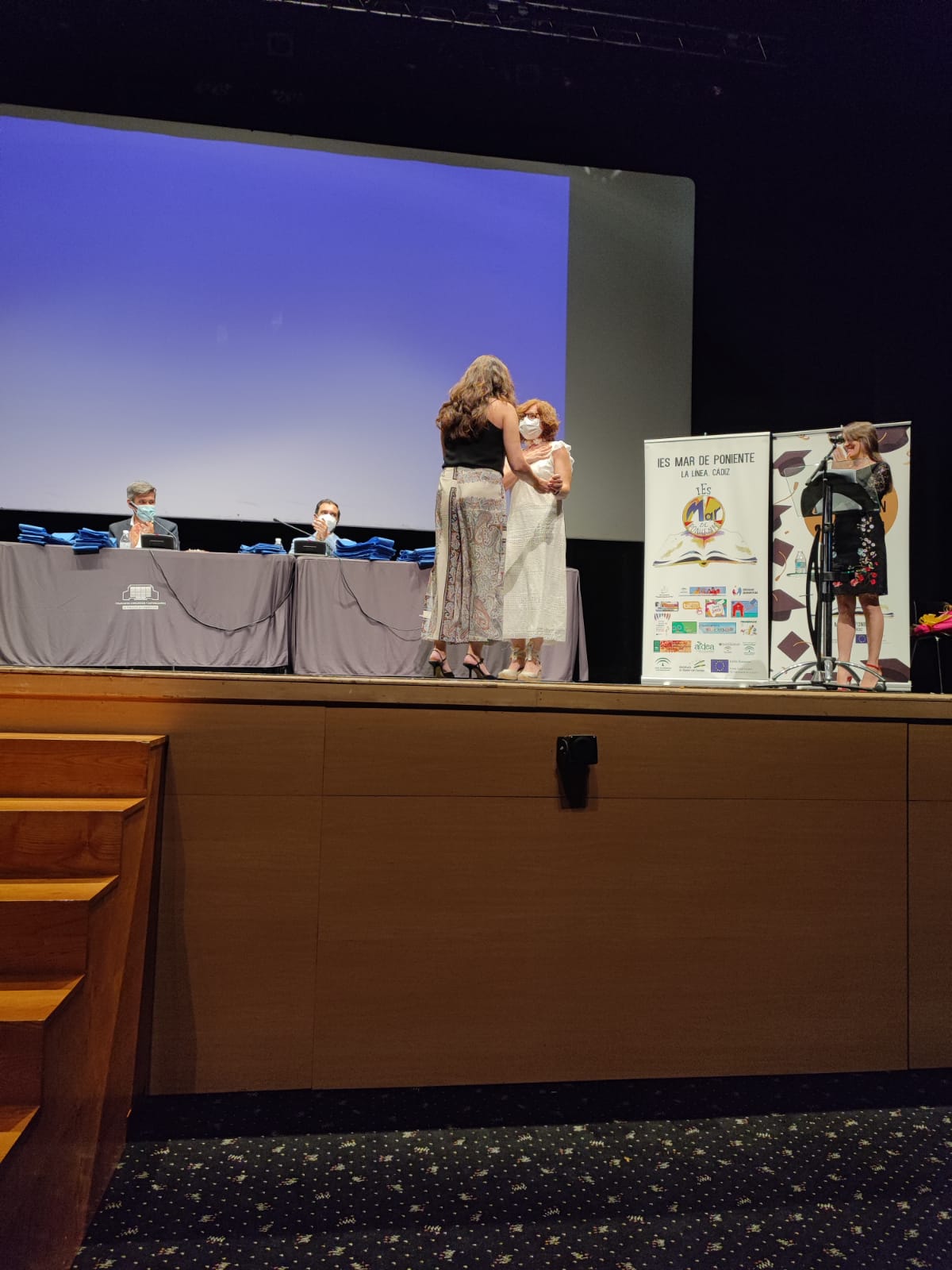 La comunidad educativa reconoce la labor de una trabajadora municipal del programa de Absentismo Escolar