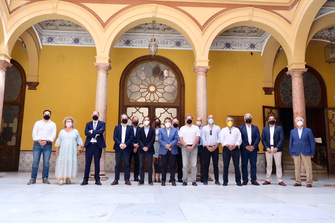 DISTRIBUCIONES CUEVAS PRESENTA EN EL AYUNTAMIENTO SU INVERSIÓN Y PROYECTO DE AMPLIACIÓN DE INSTALACIONES
