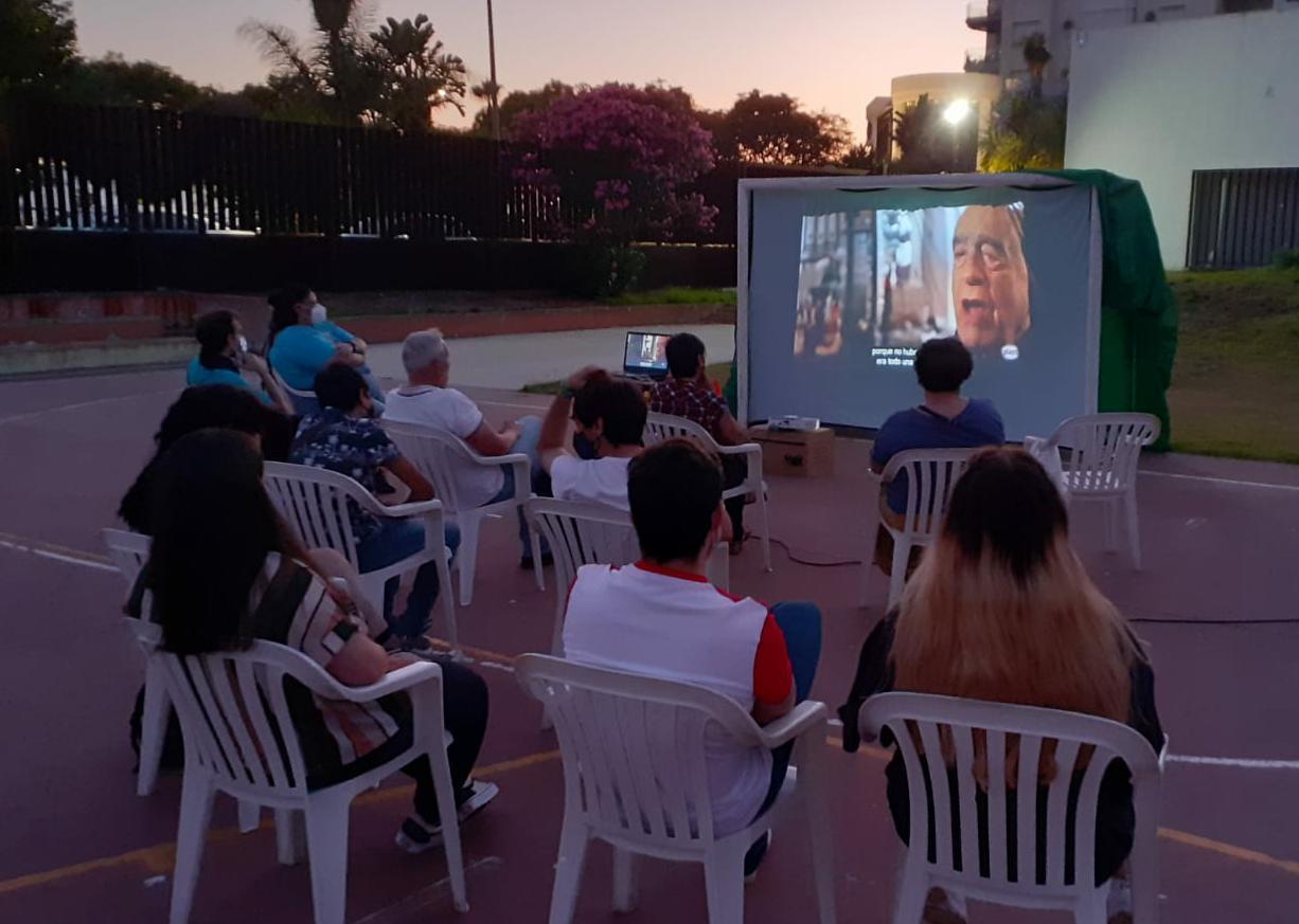 Unos cien jóvenes participan en las actividades de verano de la Casa de la Juventud