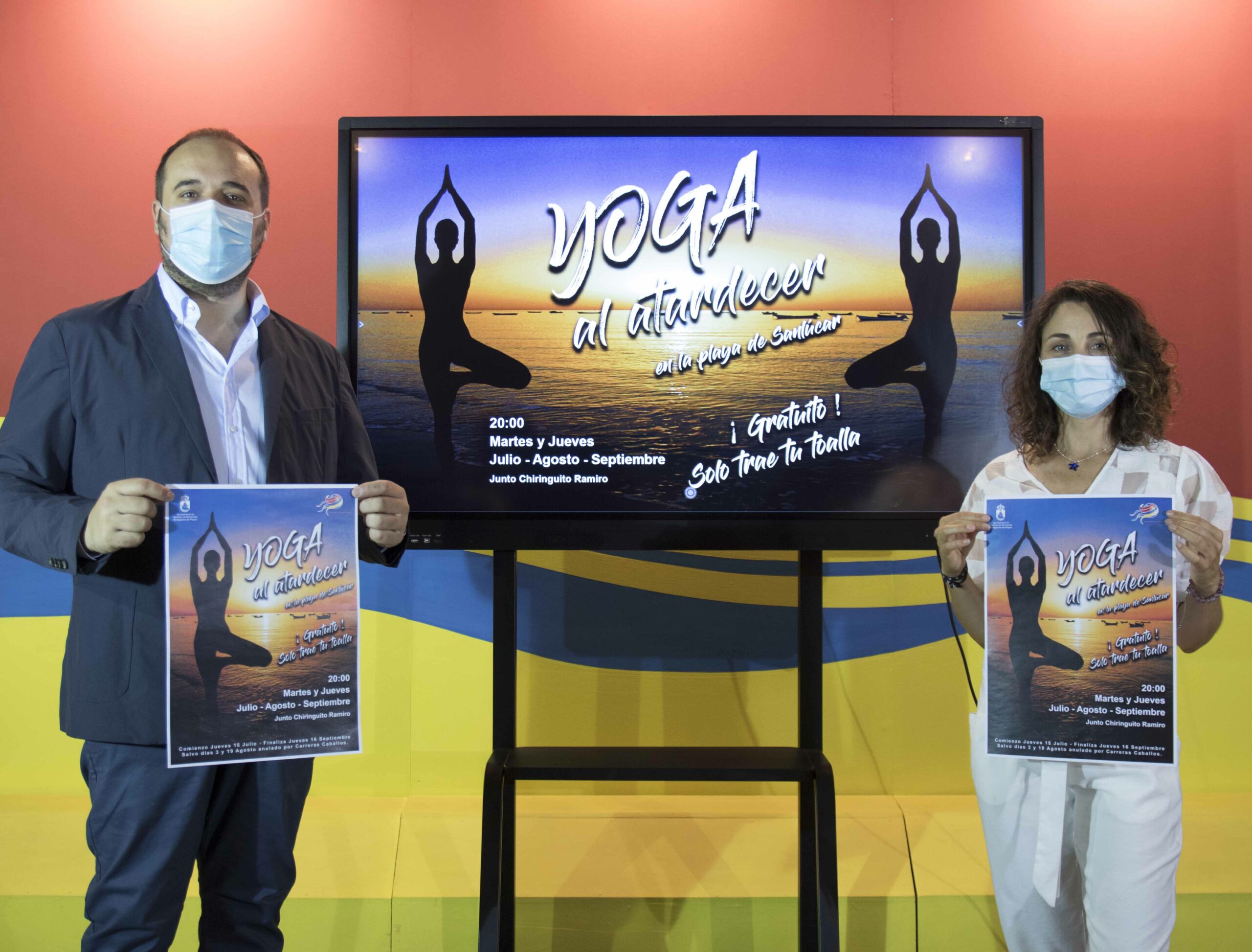 ‘YOGA AL ATARDECER’, ORIGINAL ACTIVIDAD GRATUITA EN LA PLAYA DE SANLÚCAR