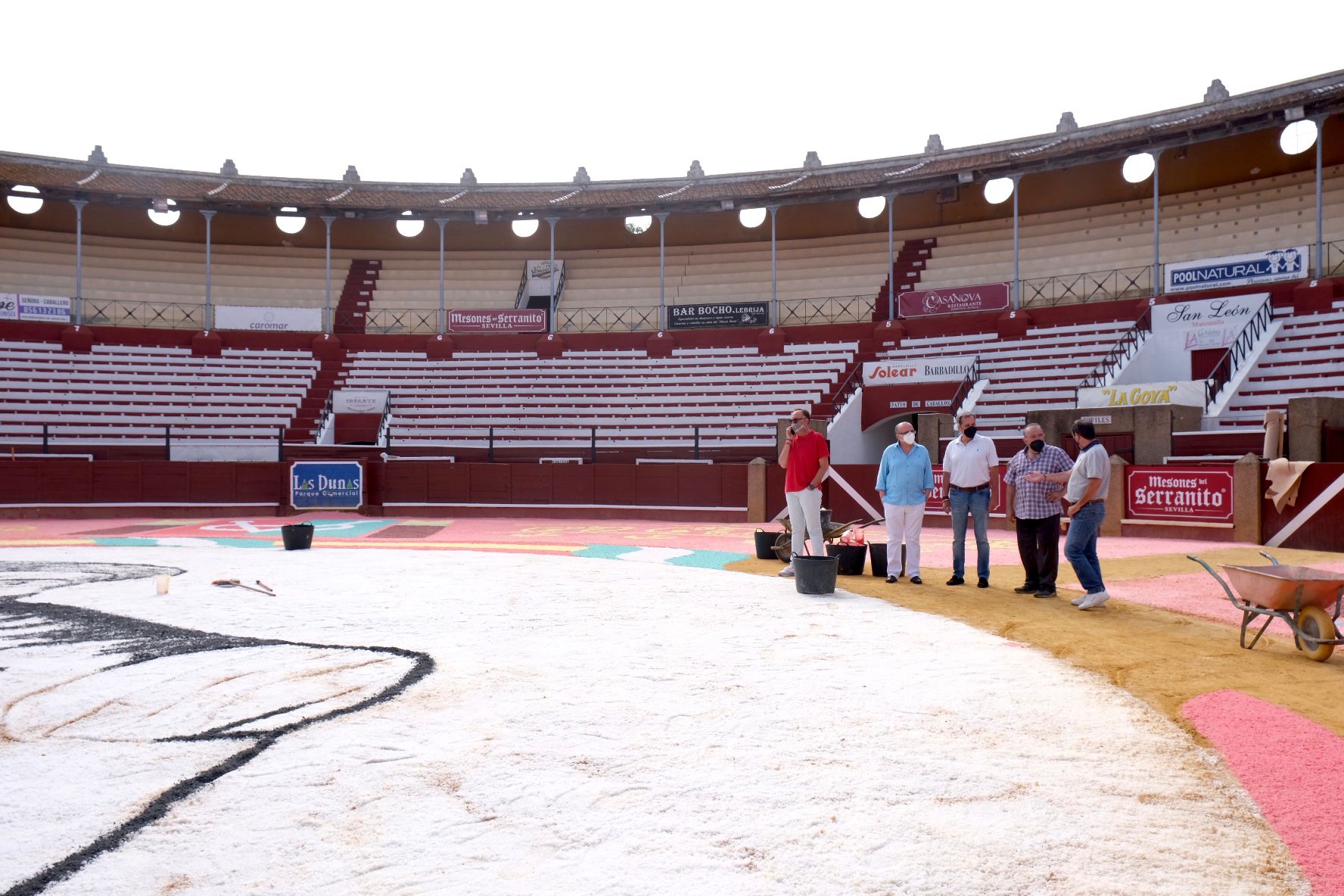EL COSO DEL PINO SE ENGALANA PARA LA CORRIDA MAGALLÁNICA DE ESTE SÁBADO