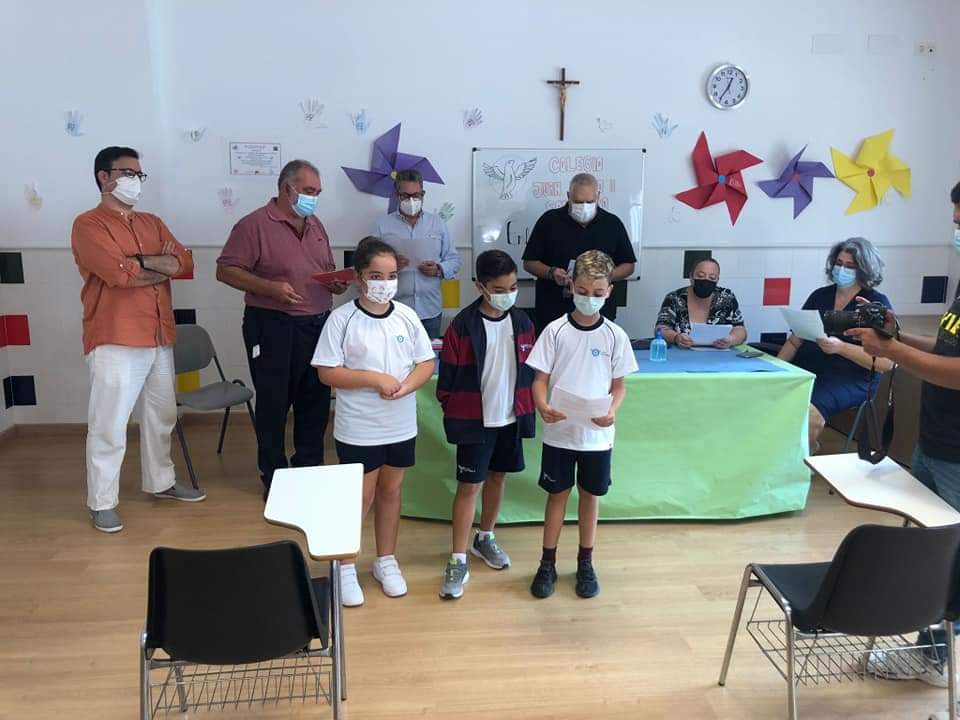 Educación felicita al colegio Juan Pablo II-San Pedro que ha sido reconocido por su contribución a la paz por Mayor-Net