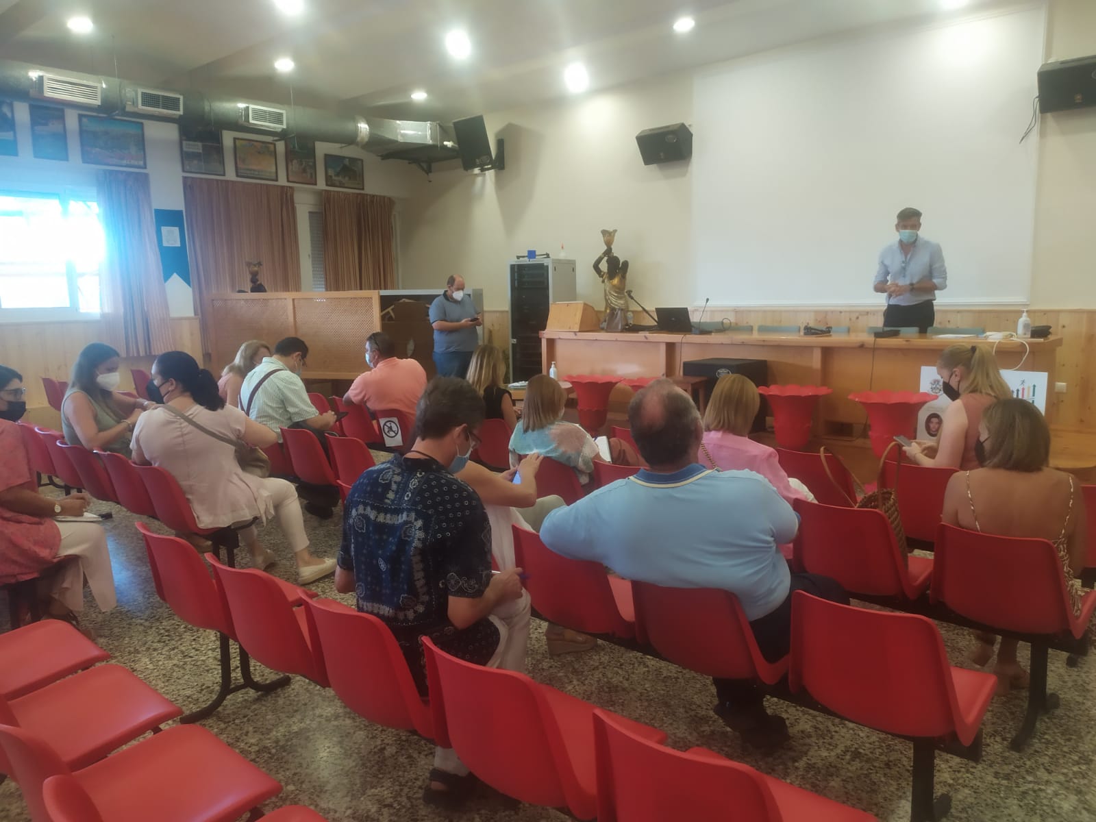 El concejal de Educación y las direcciones de centros de Infantil y Primaria se coordinan para el inicio del curso escolar
