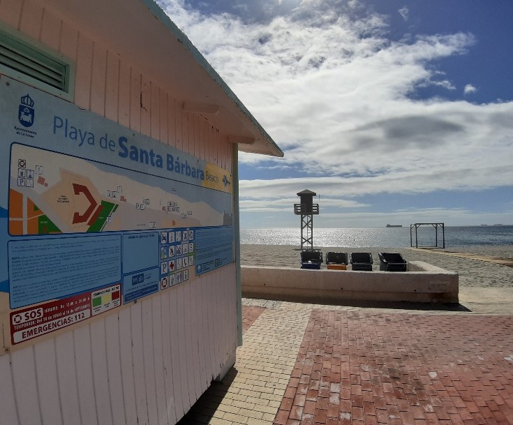 La Línea cierra hoy una temporada de playas tranquila en la que ha destacado la mejora del equipamiento adaptado, el refuerzo de la limpieza y el seguimiento de la normas covid