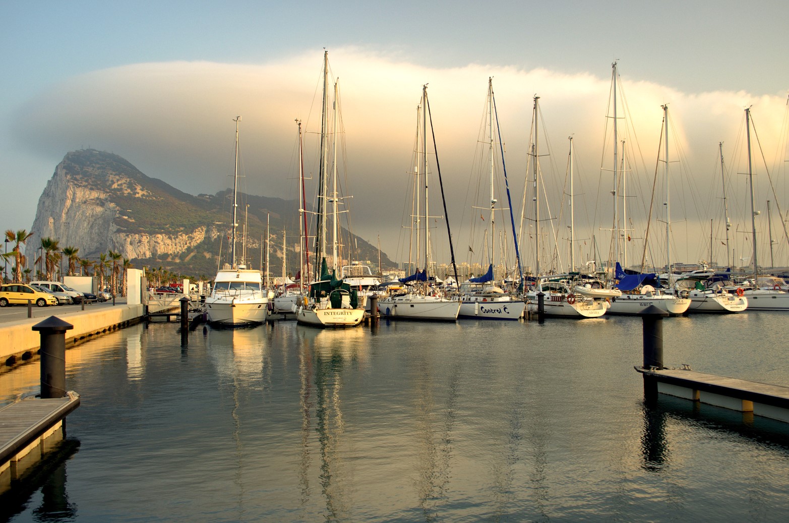 La delegación de Turismo pondrá en marcha un mercadillo en el Puerto Deportivo Alcaidesa Marina
