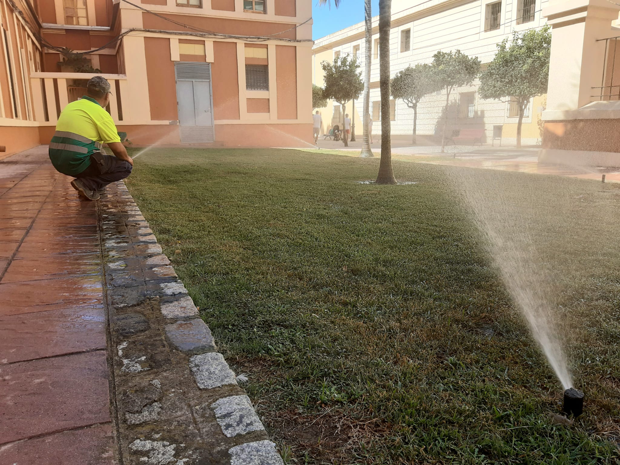 Parques y Jardines finalizó esta semana la puesta a punto de los centros escolares