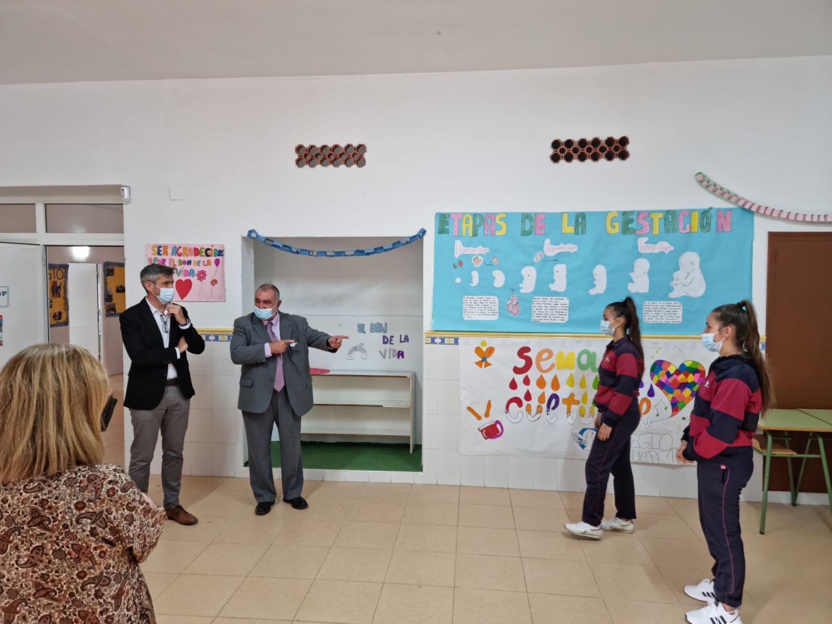 El concejal de Educación ha participado en el cierre de la semana cultural del colegio San Juan Pablo II-San Pedro