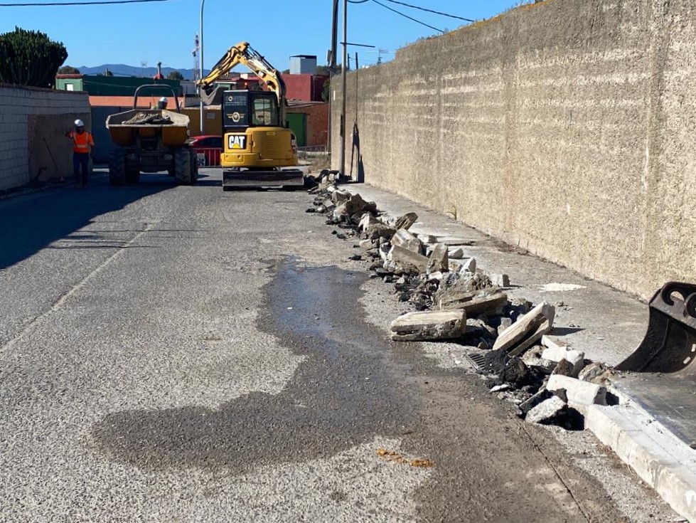 Esta mañana se han iniciado las obras del VI Plan de Asfaltado y Reurbanización por el Camino Ancho de La Atunara