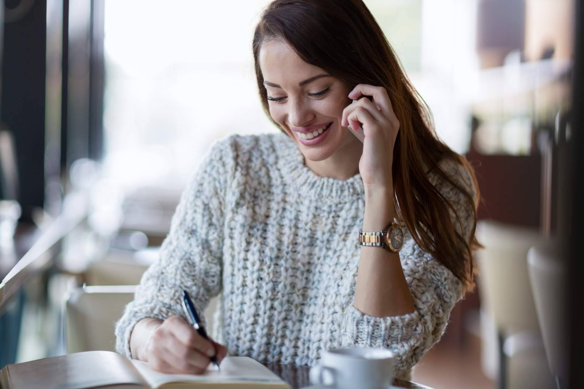 Una solución para aprender inglés vía telefónica es el método Ring Teacher