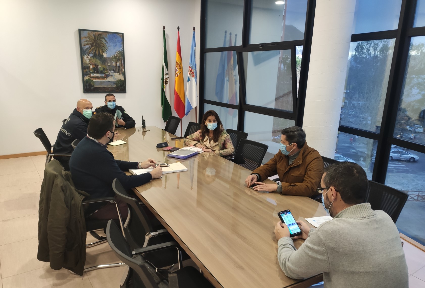 El Ayuntamiento controlará la disposición de mesas y sillas de los establecimientos de hostelería para evitar abusos y facilitar el tránsito ciudadano