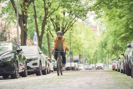 Cumplir los propósitos de Año Nuevo sobre una ebike: Beneficios y ventajas de salir de la zona de confort
