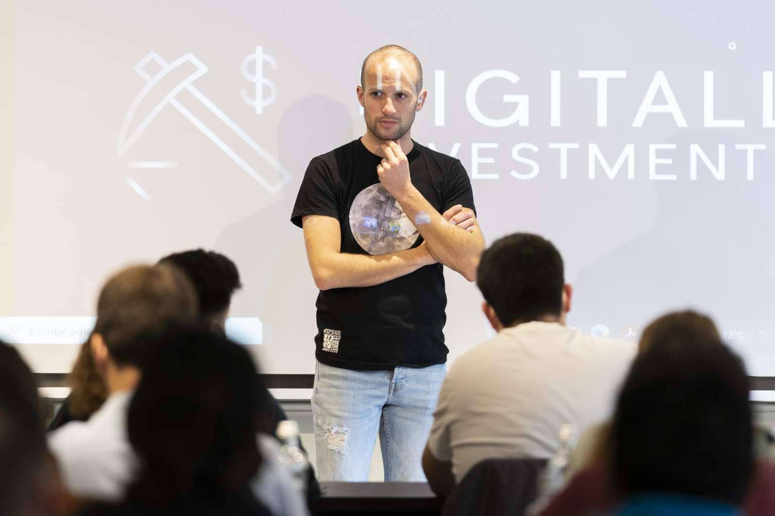 El boom de Oscar Silva, un emprendedor que ha pasado de ser completamente desconocido a convertirse en un referente en el sector de las criptomonedas y el marketing