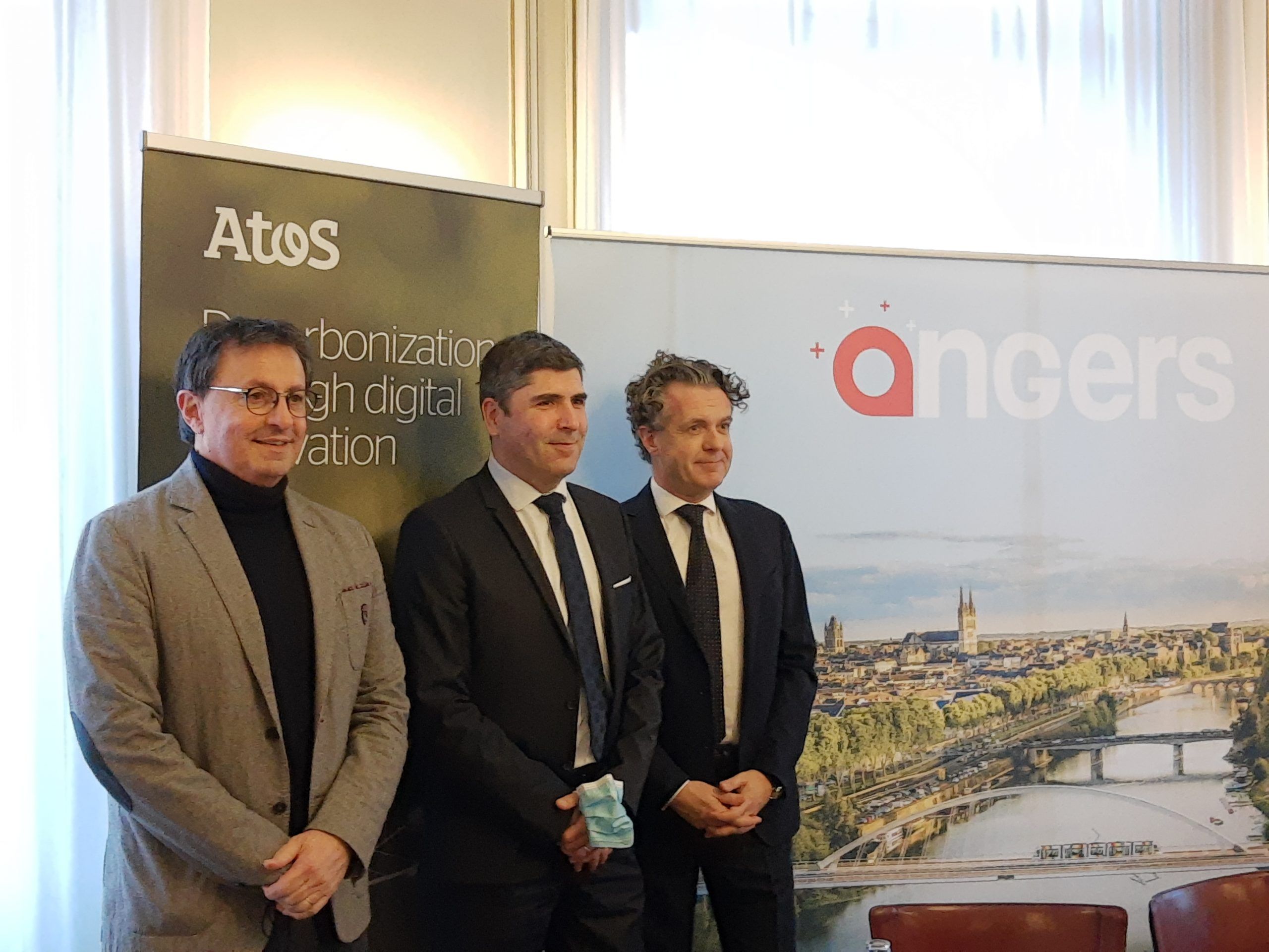 Atos lanza una nueva "fábrica del futuro" en Angers