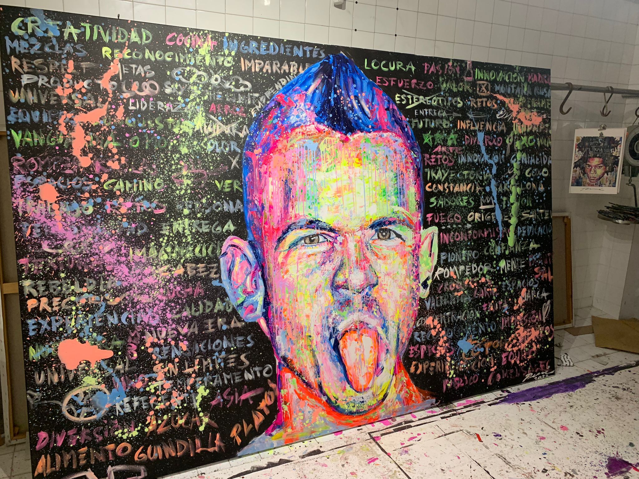 Milbby rinde tributo en Madrid al prestigioso chef David Muñoz a través del arte de René Mäkelä