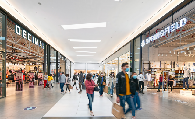 Solvisión, Hubside y Megacalzado abren nueva tienda en Parque Corredor