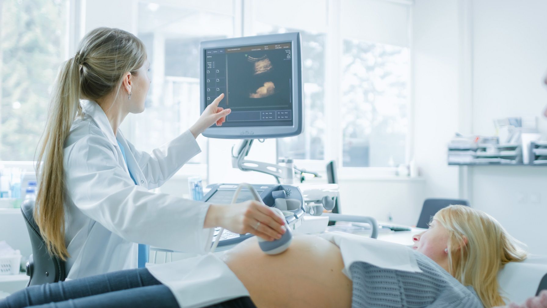 Cómo preservar la fertilidad cuando es necesario extirpar uno de los ovarios, según la clínica MARGen
