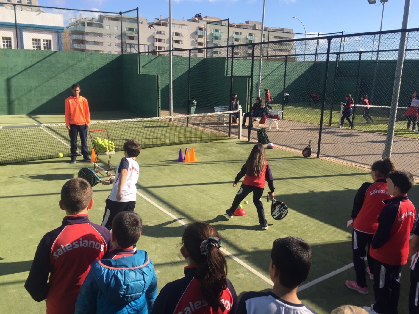 Más de 600 alumnos participan en el programa de Pádel y Tenis incluido en la Oferta Educativa Municipal