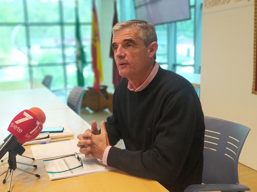 Se externalizará la limpieza de los colegios