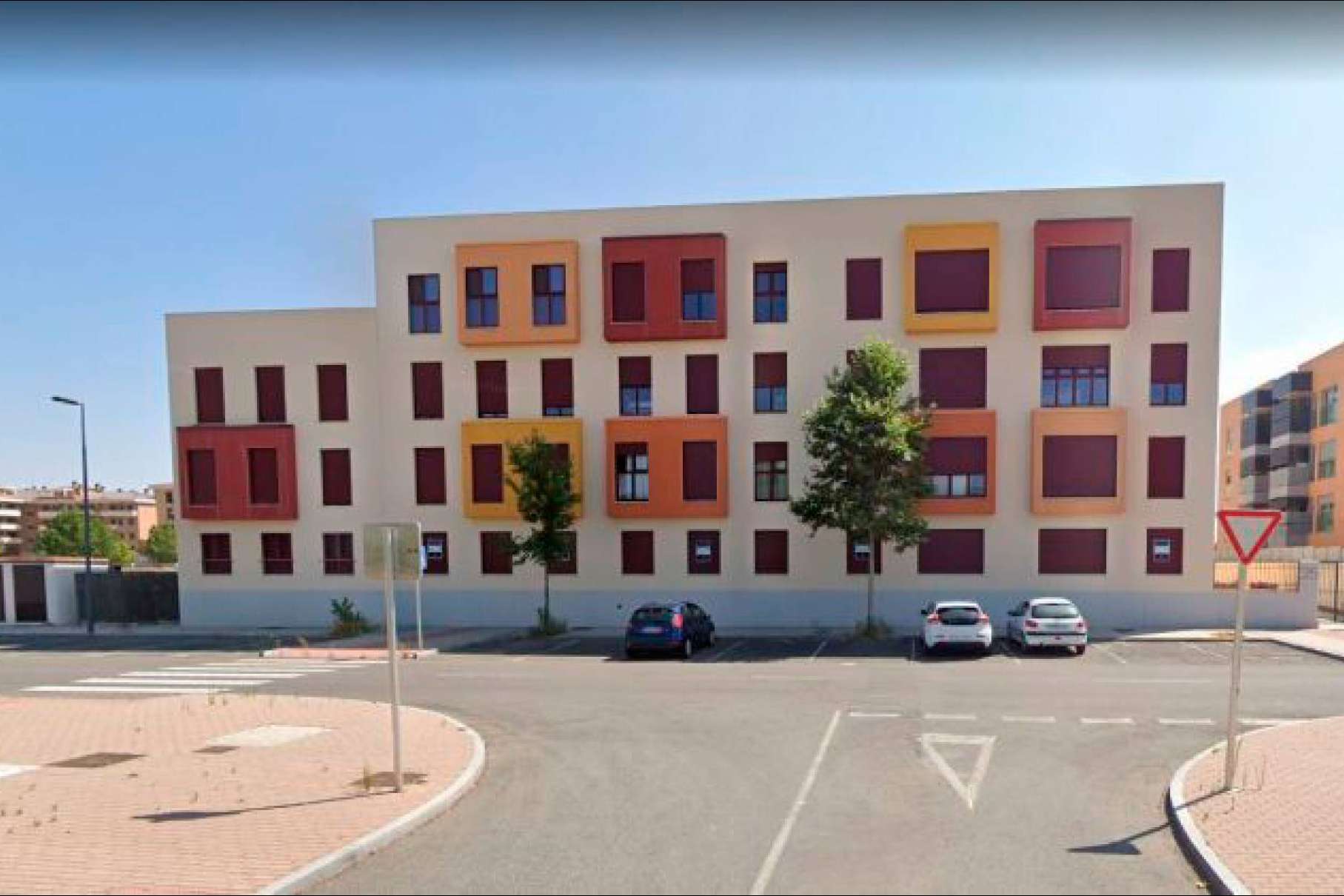 Subasta de un lote de más de 20 viviendas y garajes en la ciudad de Ávila valorados en más de 3,5 millones de euros, por Eactivos.com