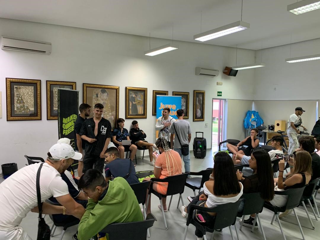 Destacada participación en la “Batalla de Gallos Make Only Free” organizada en la Casa de la Juventud dentro de sus actividades de verano