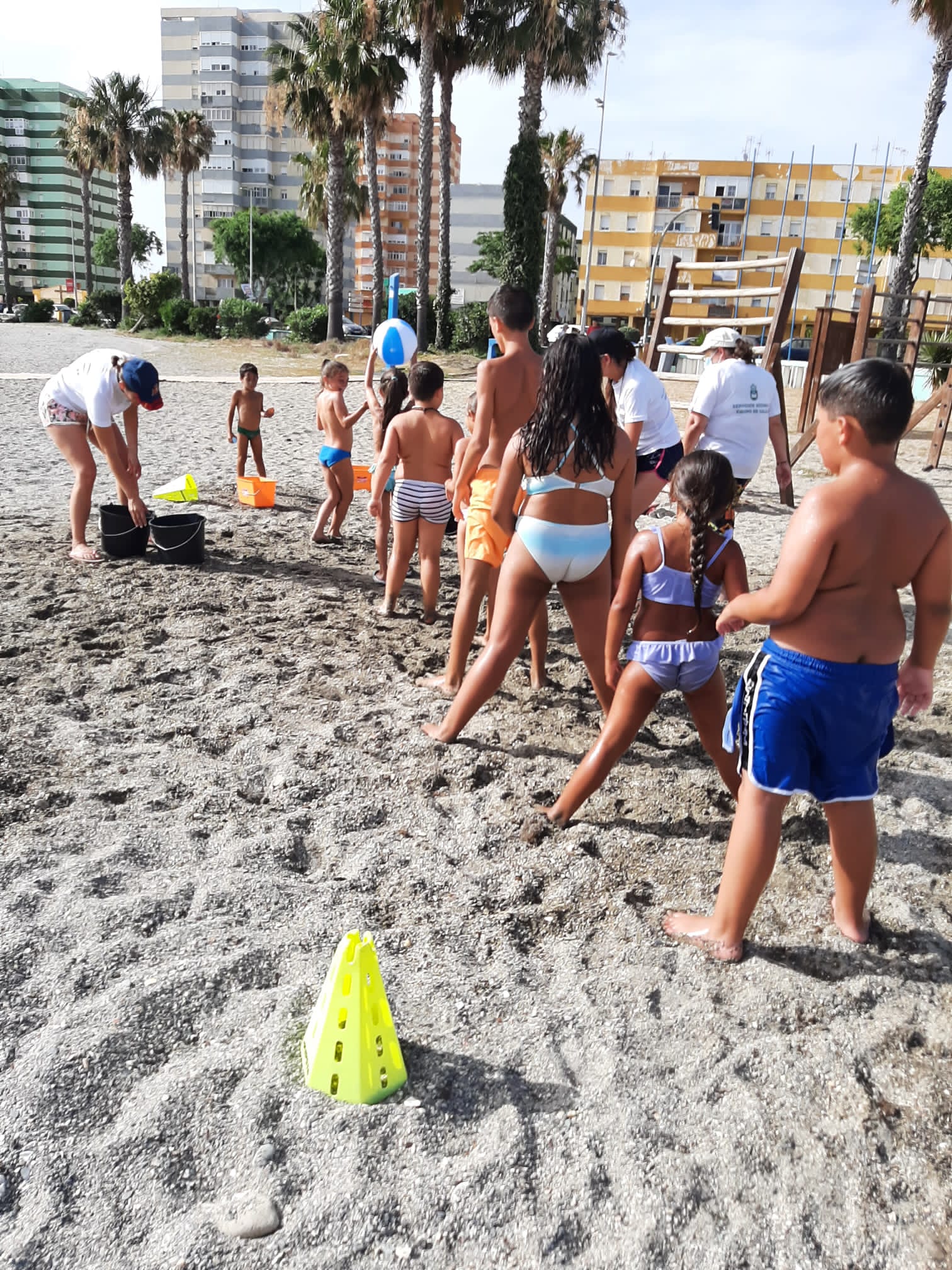 Mas de cien menores participan en las primeras actividades de promoción de hábitos saludables organizadas por Asuntos Sociales este verano