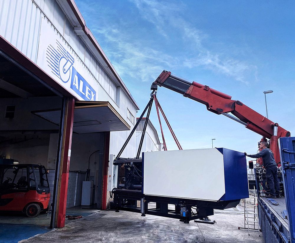 Ruedas Alex adquiere una nueva máquina inyectora para optimizar la producción de ruedas industriales