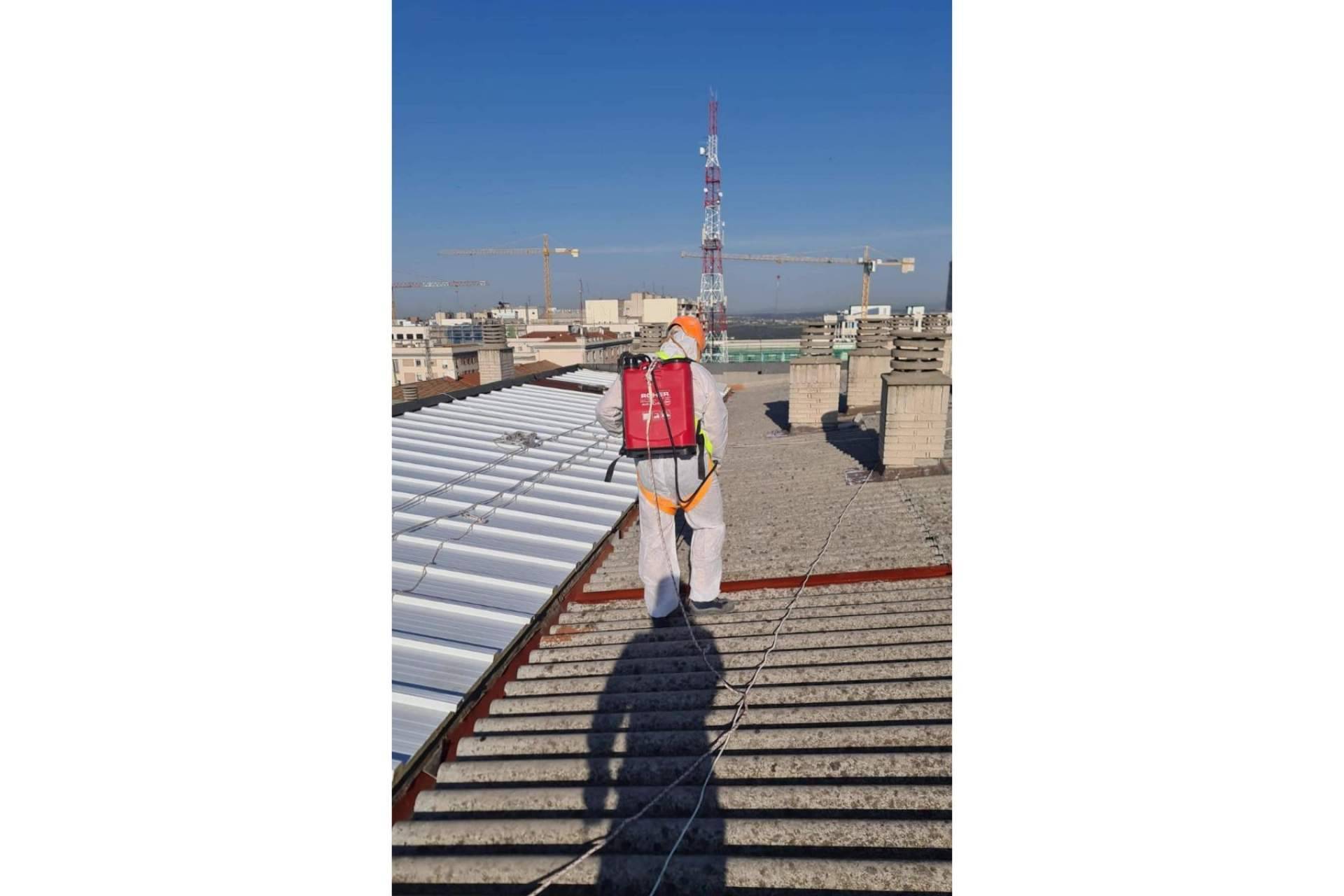 Evitar problemas de salud con la retirada de uralita en los tejados y edificios de Madrid con el soporte de Arkitex Pro Asistencia