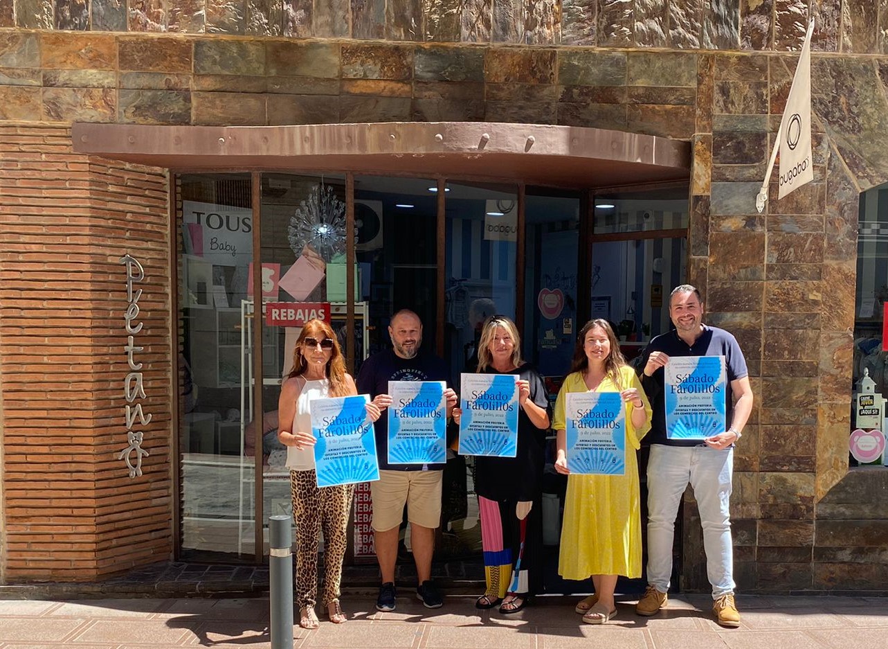 Comercio y Turismo en colaboración con Apymell han organizado el “sábado de farolillos” que se celebrará este sábado en el centro de la ciudad