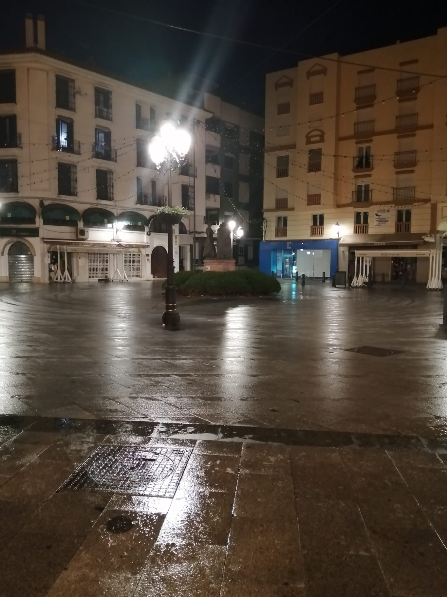 Más de treinta trabajadores formaron parte de los dispositivos extraordinarios de limpieza  durante el fin de semana