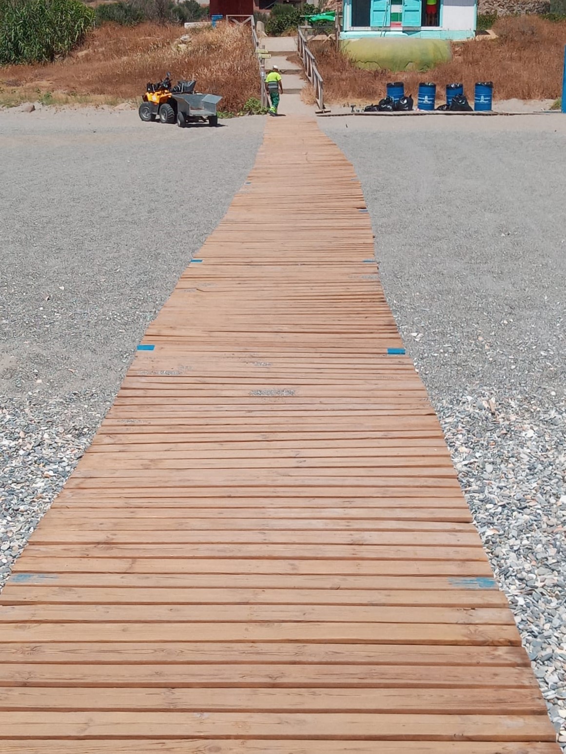 Playas acomete trabajos de instalación de pasarelas en distintos puntos del litoral