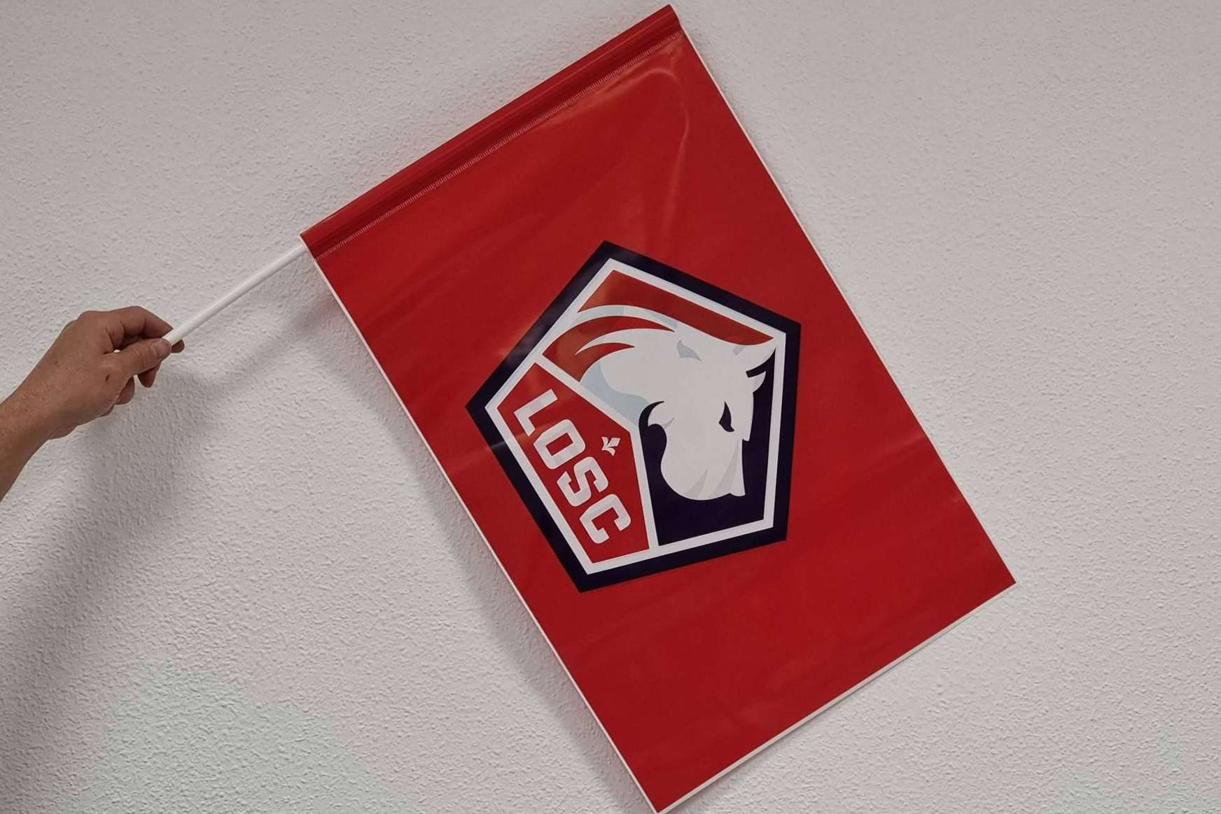 Banderas personalizadas y sostenibles para fomentar la publicidad ecológica, de la mano de Oxydo