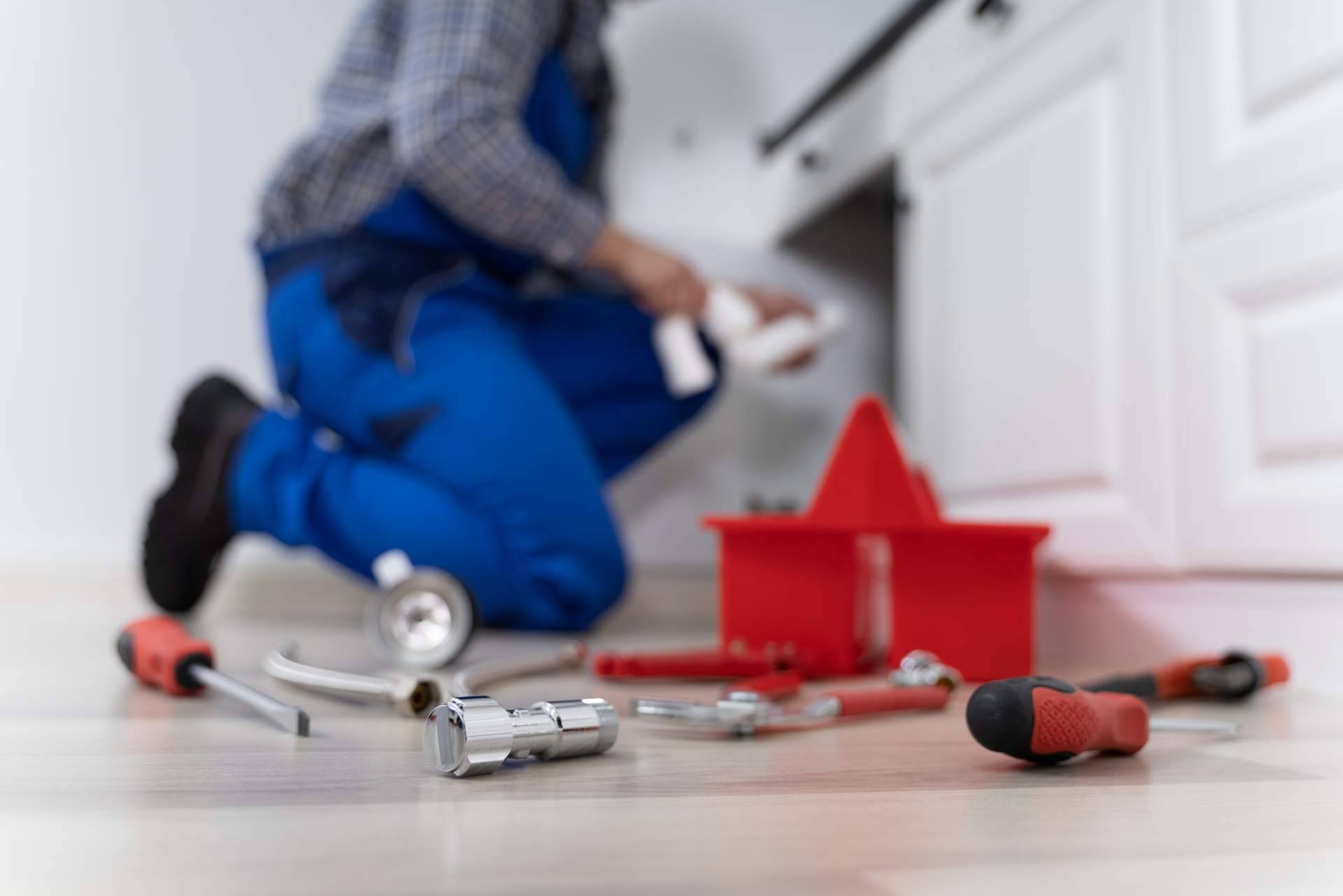 Los fontaneros profesionales con servicio las 24 horas del día en Alicante de la empresa Repairs4You