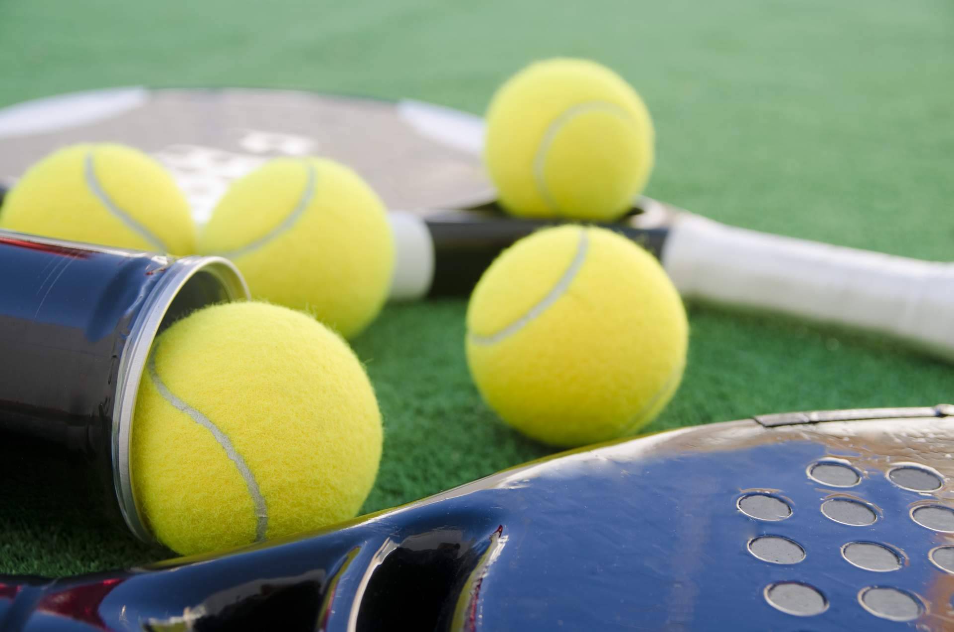 Prolongar la vida de las pelotas de pádel y tenis y ahorrar dinero