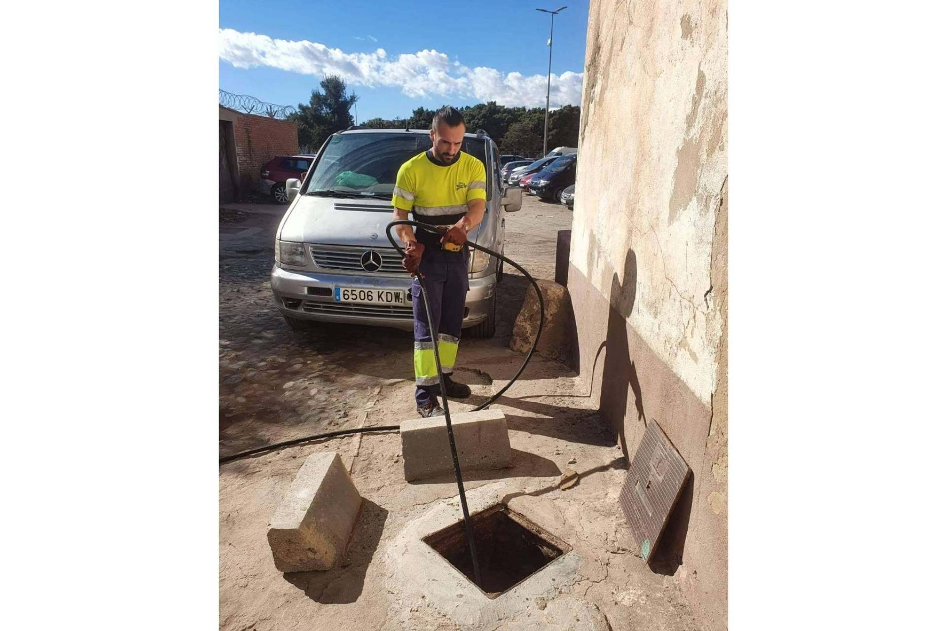Una empresa que ofrece desatoros de saneamiento y servicios de limpieza en Málaga y provincia