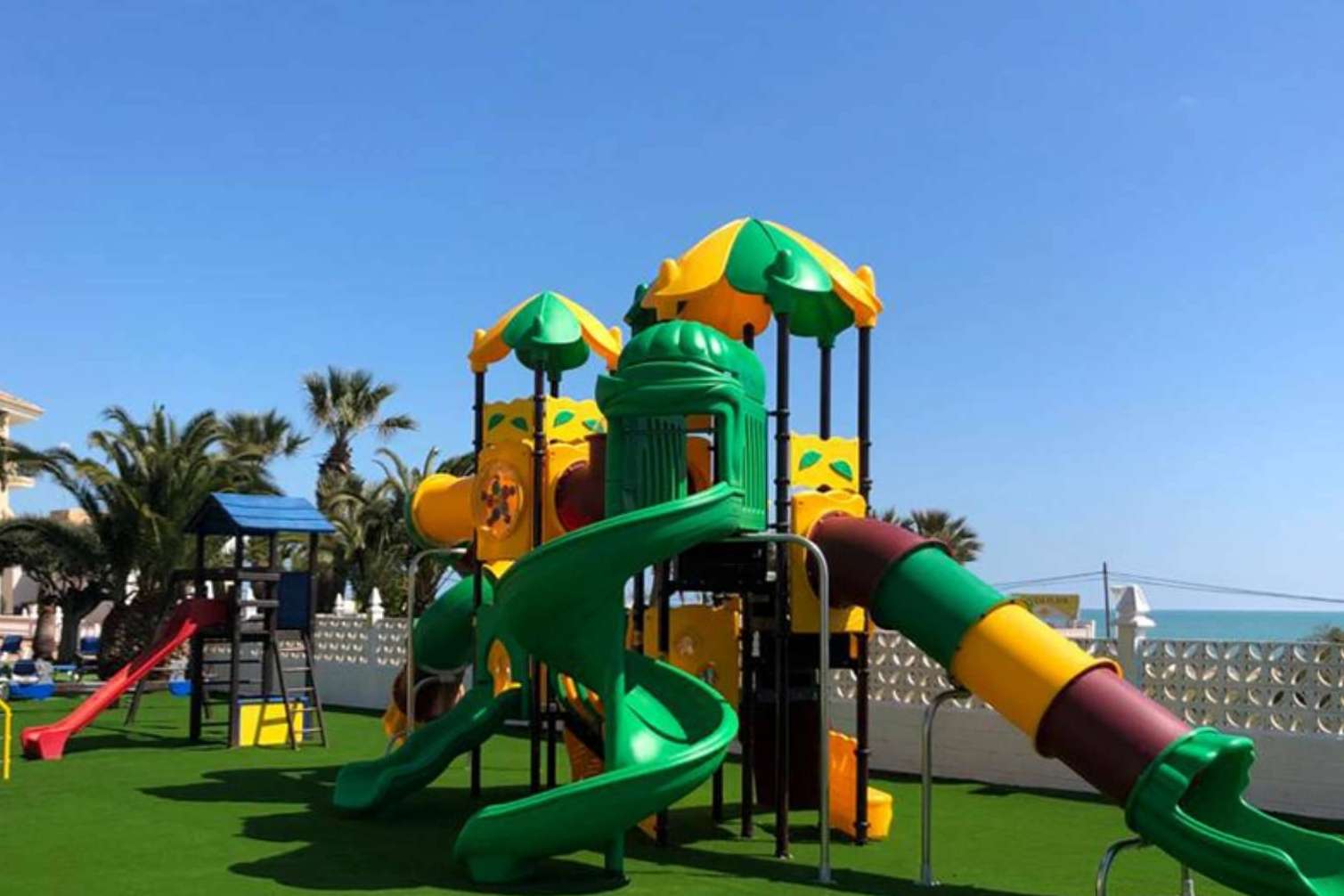 Pasar esta temporada de vacaciones en las playas de Valencia en el alojamiento turístico Valhotel