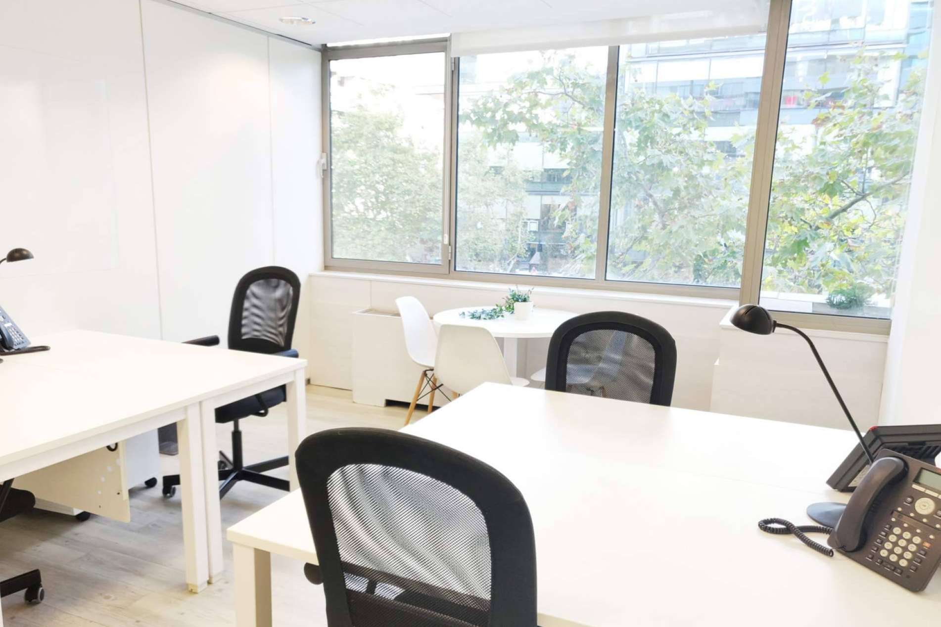 Atrium y el alquiler de oficina con contrato flexible