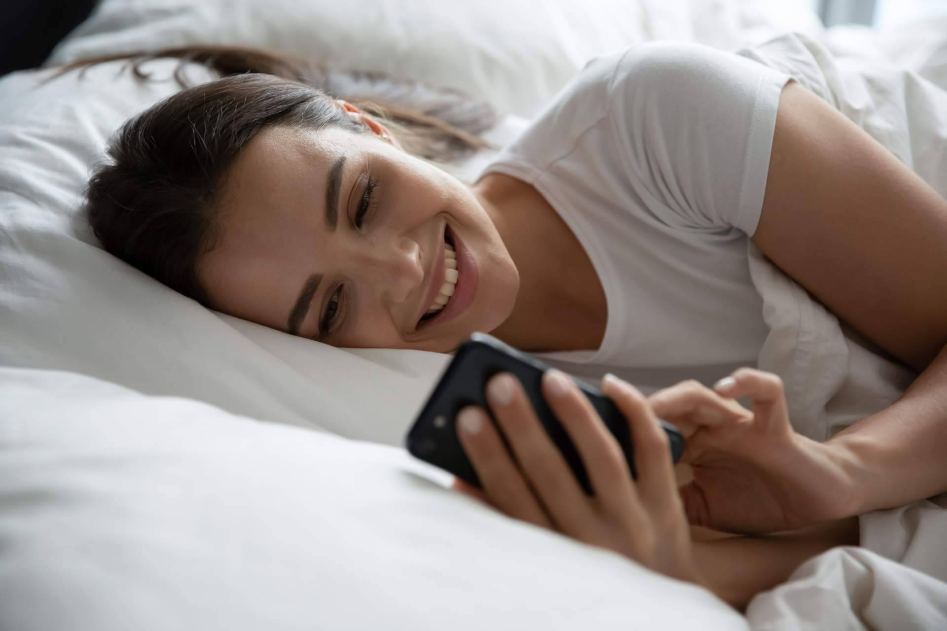 Una alternativa a OnlyFans es la línea erótica