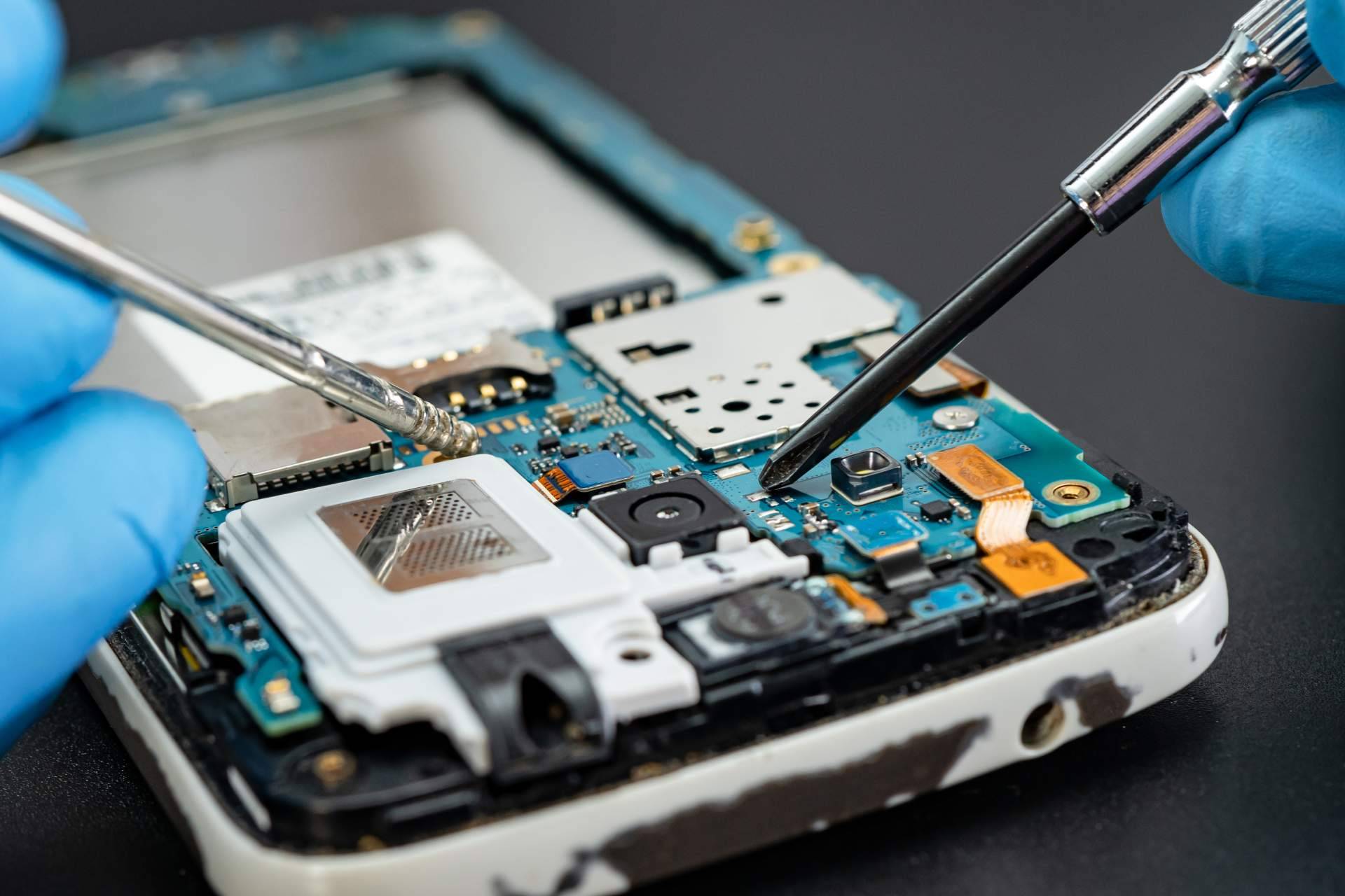 Unos de los líderes en reparaciones de móviles al instante, Mundo del Móvil