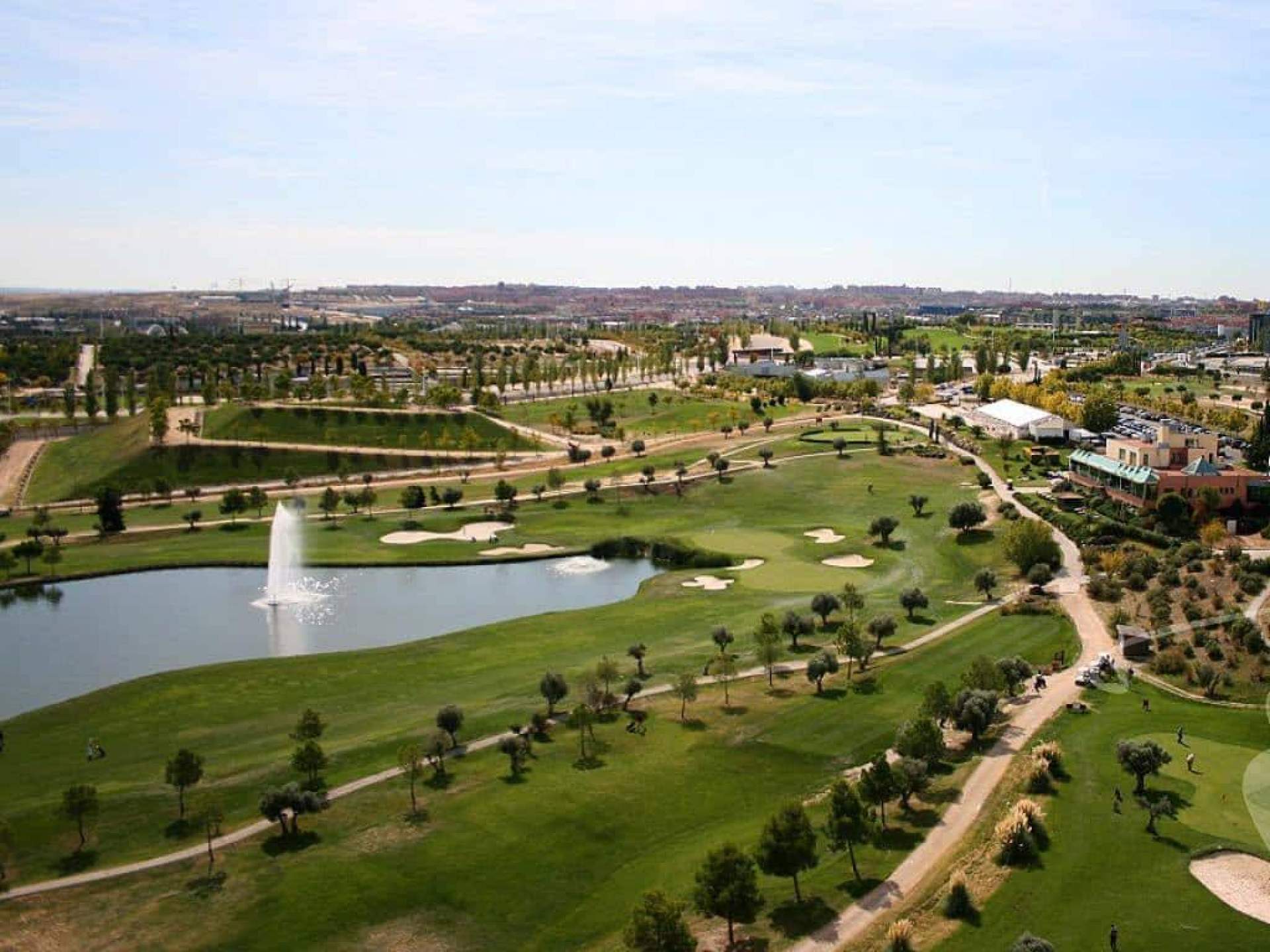 El Club de Golf Olivar de la Hinojosa cuenta con estaciones de recarga rápida para vehículos eléctricos