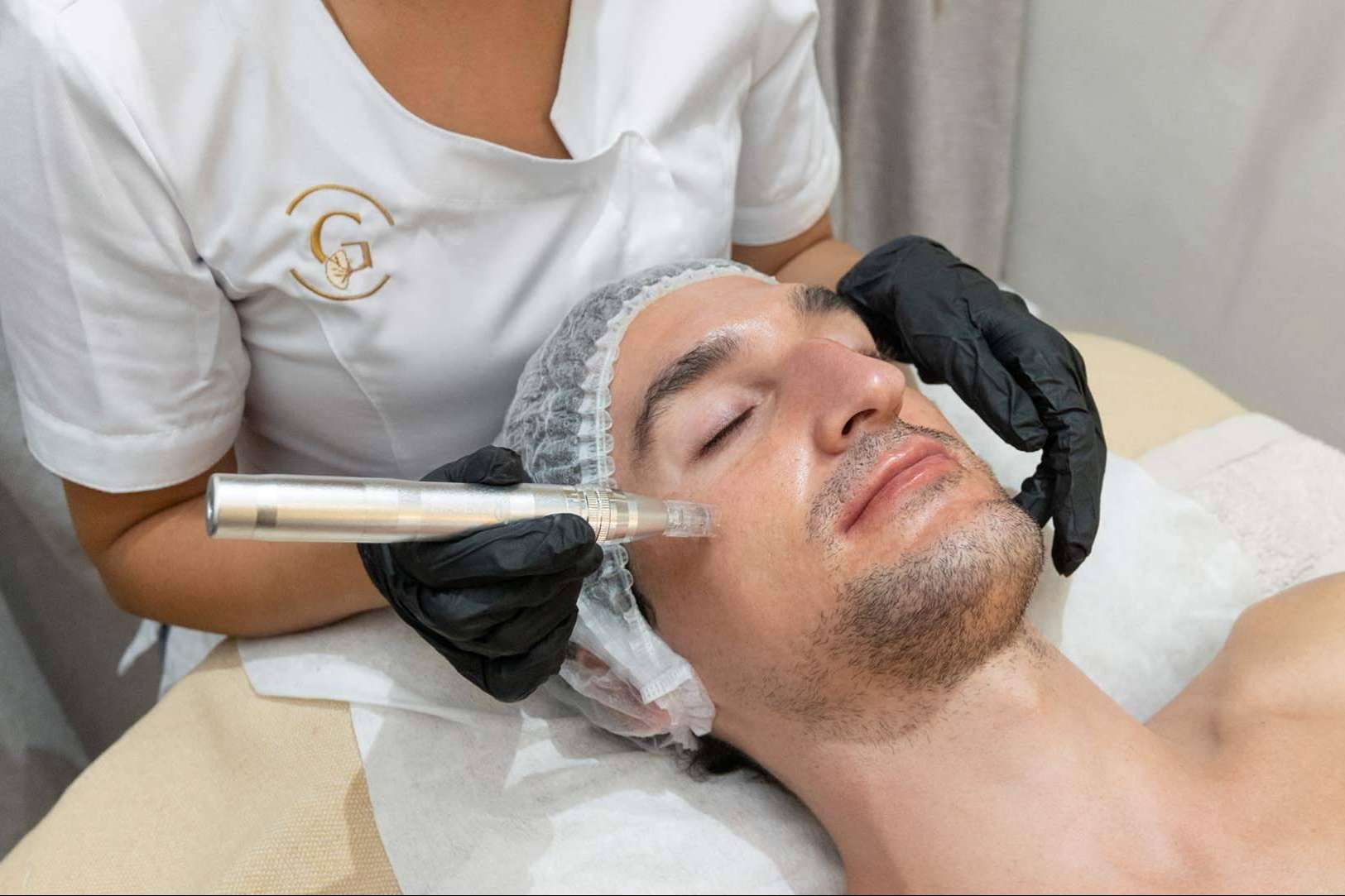 De qué forma eliminar las manchas de la piel en centros de estética especializados como G&G Beauty