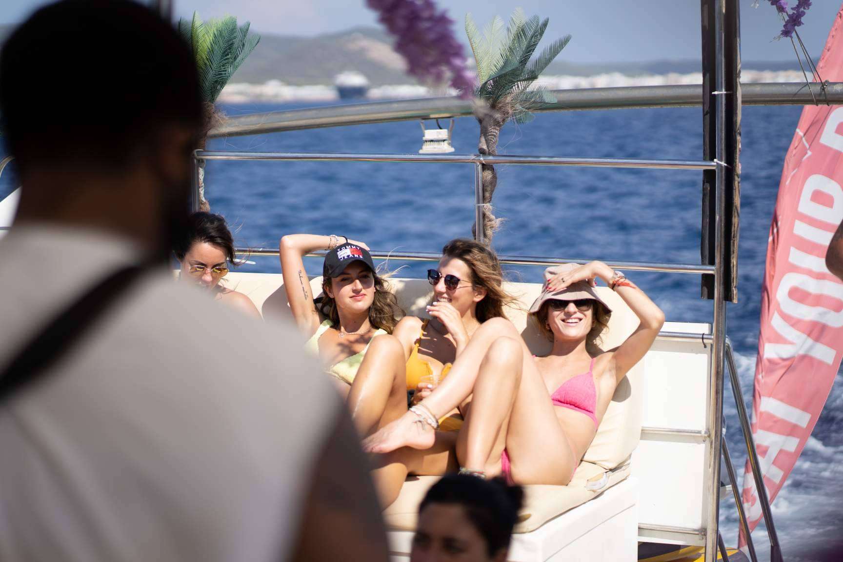 Reservar un crucero por Ibiza para explorar las calas de la isla