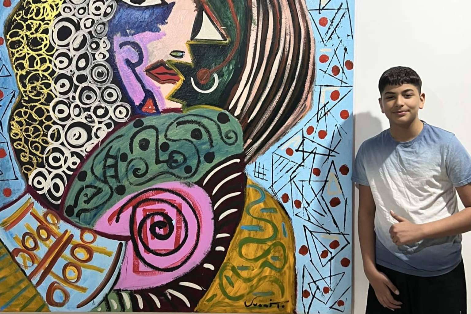Un joven artista de 13 años que pinta expresionismo abstracto, Juanito Arte