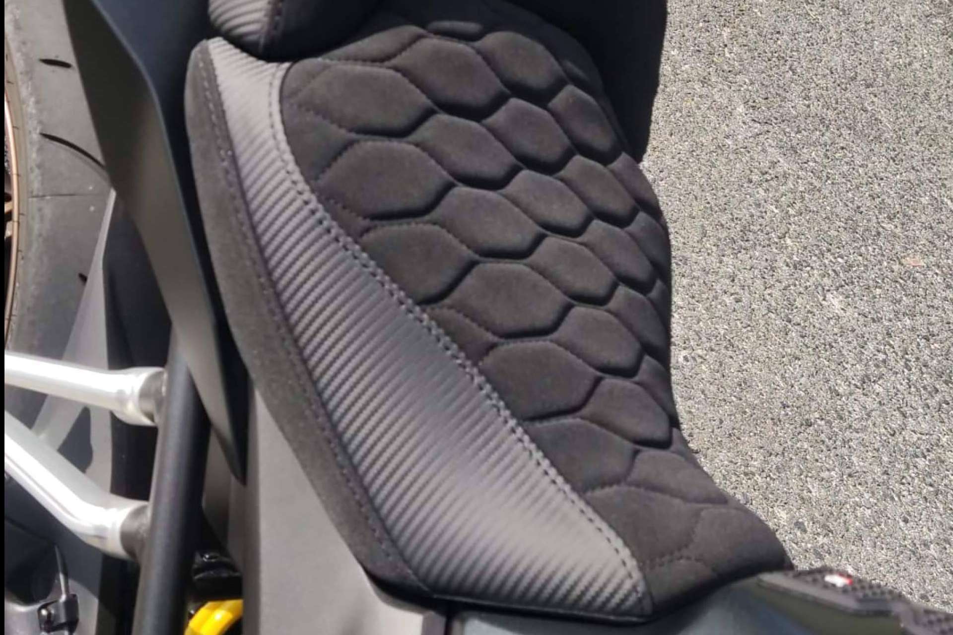 Un referente en el tapizado para motos, JM-Fundas