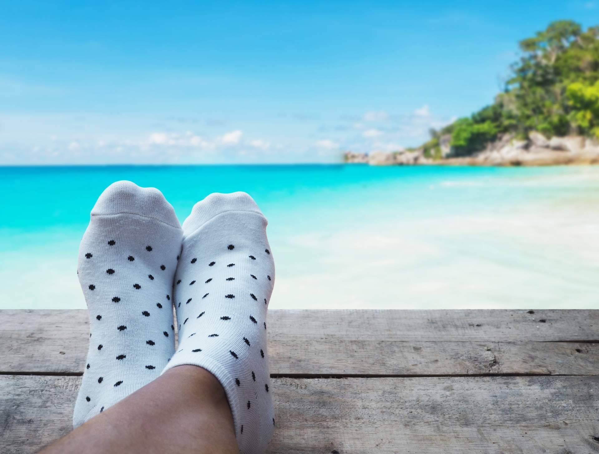 Socks Market señala por qué usar calcetines en verano y ofrece sus recomendaciones