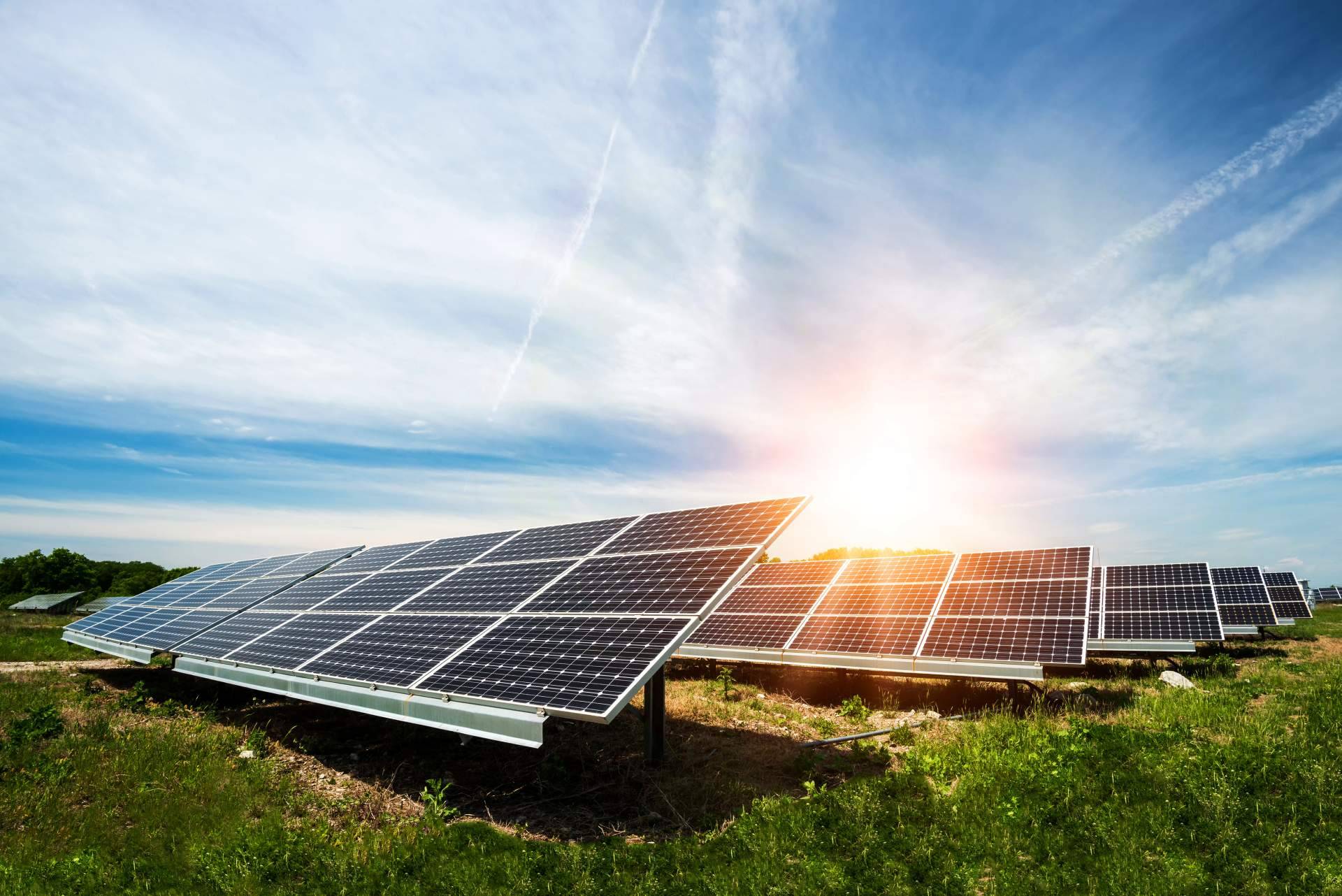 Instalar paneles solares con Factorenergía para un futuro sostenible, una forma de aprovechar el poder del sol