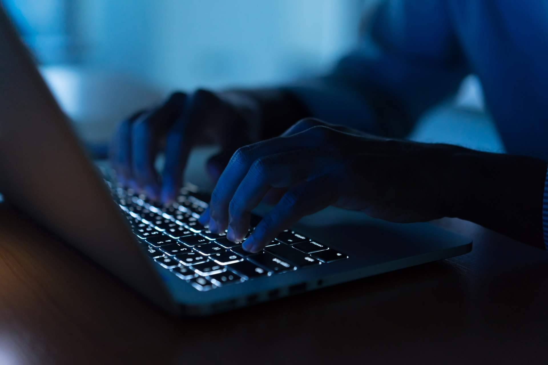 Recomendaciones para mejorar la ciberseguridad en una empresa para que no haya una brecha de información, por Cordero Informáticos