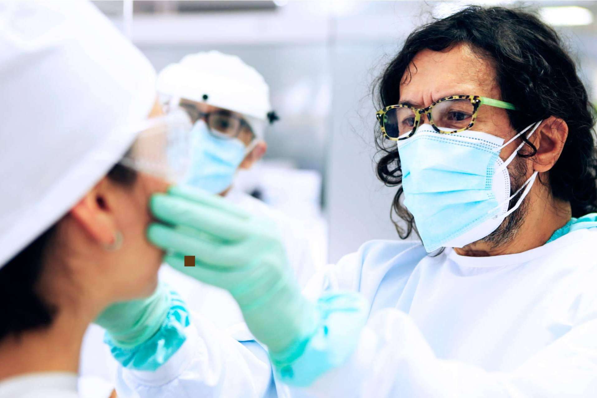 El catálogo de Odontología de Marlon Becerra, ortodoncia Invisalign y más