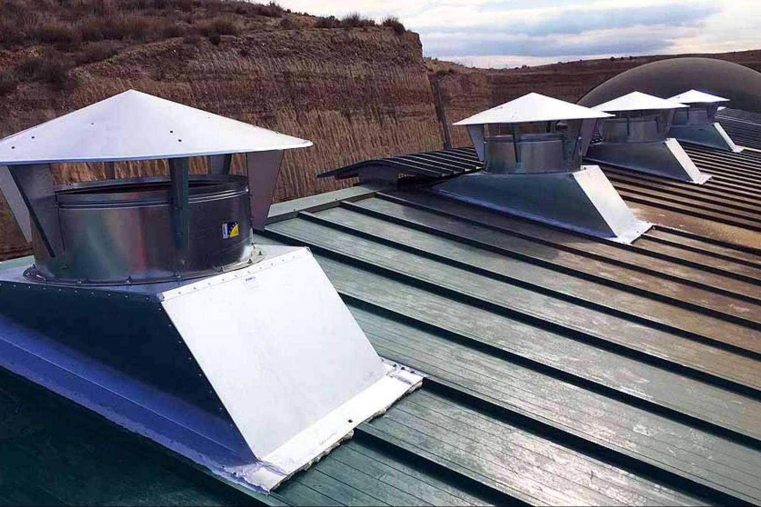 Calentamiento de naves industriales debido a olas de calor