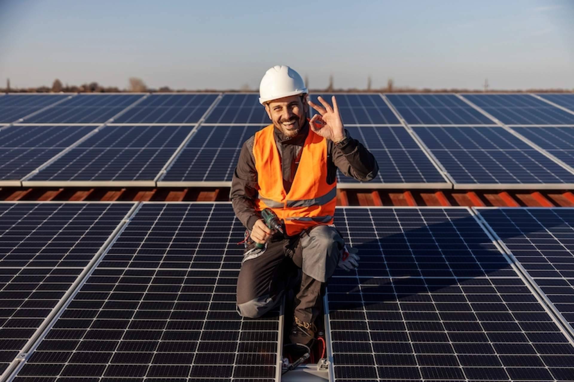 Ahorrar en la factura de la luz gracias a las ayudas disponibles para el autoconsumo doméstico
