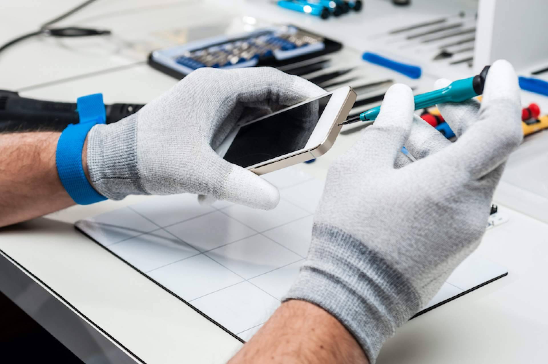 Reparaciones de móviles Madrid con las ventajas que pone a disposición Mundo del Móvil